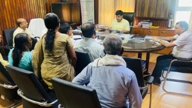 Photo of ई – शिक्षा कोष पर दो दिनों के भीतर कराएं शत प्रतिशत इंट्री:-  डीएम 