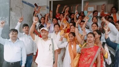 Photo of ए एन एम व जी एन एम ने सिविल सर्जन बक्सर को सौंपा मांग पत्र 