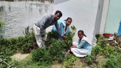 Photo of शिक्षक ने बच्चों संग मनाया जन्मदिन,लगाए नींबू के पेड़…