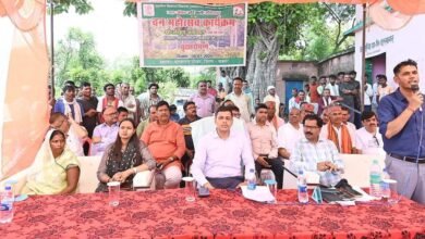 Photo of दलसागर स्थित तालाब पर डीएम ने किया वृक्षारोपण….