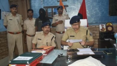 Photo of गयी थी पुलिस शराब बरामद करने … मिला कार्बाइन..   