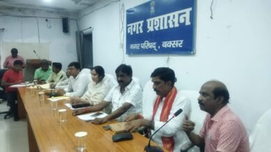 Photo of नगरपरिषद के बैठक मे सदर विधायक मुन्ना तिवारी रहे उपस्थित..