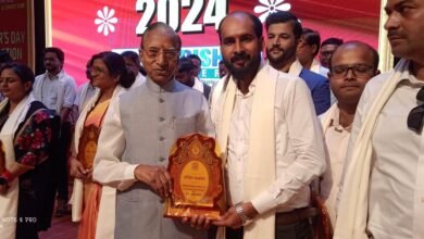 Photo of सिक्किम के पूर्व राज्यपाल के हाथों धनसोई का लाल हुआ सम्मानित ……