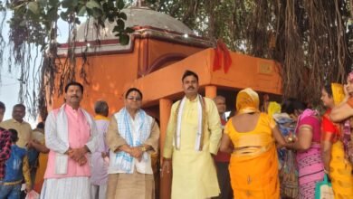 Photo of पंचकोसी परिक्रमा के दूसरे दिन नदांव स्थित नर्वदेश्वर महादेव का श्रद्धालुओं ने किया जलाभिषेक …