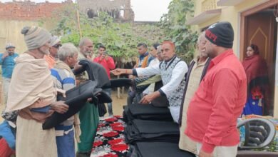 Photo of पुण्यतिथी पर भाजपा नेता ने किया वस्त्र वितरण …