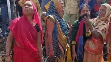 Photo of बिजली के शॉर्ट सर्किट से पांच घरों में लगी आग, लाखों का नुकसान ..