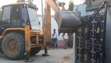 Photo of अहियापुर हत्याकांड के अभियुक्त के घर पुलिस ने की कुर्की ….