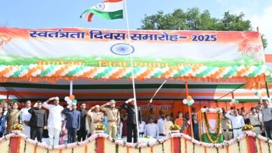 Photo of बक्सर डीएम ने की ध्वजारोहण के बाद सरकार की कल्याणकारी योजनाओं के बारे में दी विस्तार से जानकारी