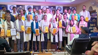 Photo of शिक्षक सम्मान समारोह में बक्सर के लाल डब्लू पाठक हुए सम्मानित