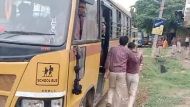 Photo of जाम में कैद बचपन:- घंटों फंसी रहीं स्कूल बसें